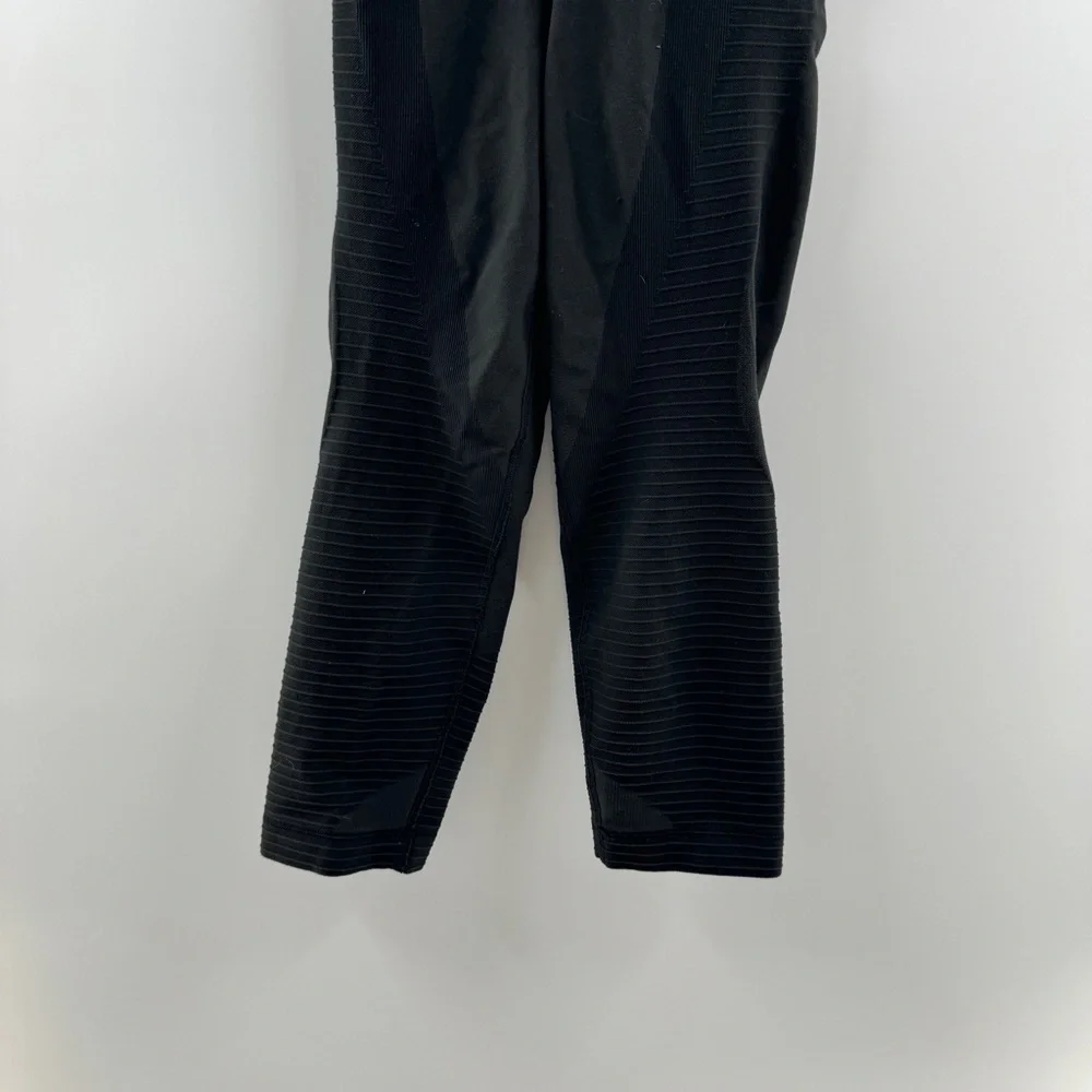Nike Black Capri Leggings – Women’s Small